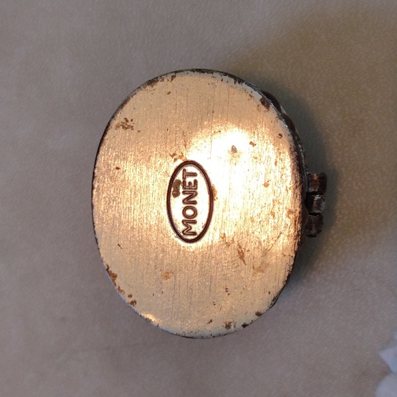 Monet mine butterfly pill box. - Picture 4 of 10